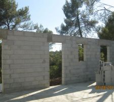 Coffrages et coulage des linteaux.