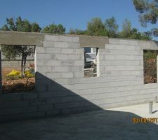 Coffrages et coulage des linteaux.