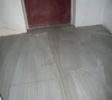 Le carrelage de l'entrée