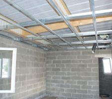 Rail pour isolation plafond étage