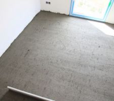 Chape avant carrelage