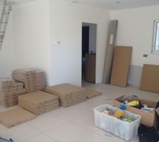 De quoi s'occuper un moment ... Quelques cartons pour la cuisine