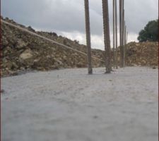 Ferraillage vertical à l'endroit des futurs parpaings coffrants du vides-sanitaire
