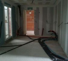 Cuisine avec porte accès garage