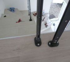 Pose du garde-corps : poteaux pos&eacute;s