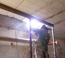 C'est moi "clint y soude" (ouverture de la trémie.)