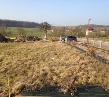 Vue du terrain depuis le cot&eacute; gauche