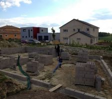 Voilà le vide sanitaire est bien lancé, bientòt la dalle