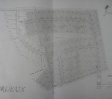 Photo du lotissement "les berges du canal".Notre parcelle est signal&eacute; par une croix rouge.