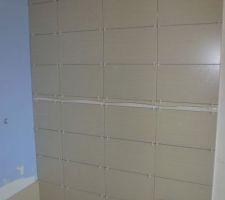 Les faïences du cabinet de toilette de la chambre d'amis