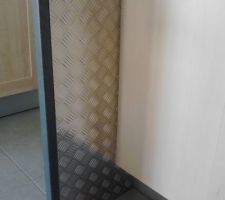 Pose d'une tole inox pour habiller l'&icirc;lot