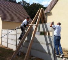 Clôture en panneaux béton à crépir ensuite