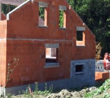 Fin des murs et poses appuis de fenetres