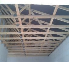 Vue de la charpente du garage