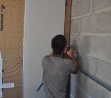 1ere plaque de placo au mur !!!