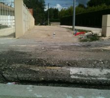 Nouveau trottoir en cours car avenue en réfection