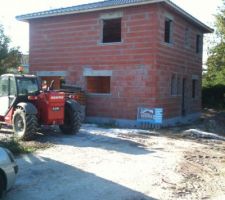 Charpente et toiture pos&eacute;e en 2 jours...   chemin&eacute;e