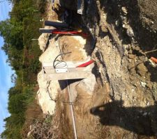 Voici notre borne ou l on peut voir que la viabilisation du terrain n est pas fini