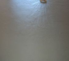 Sol du garage en r&eacute;sine epoxy