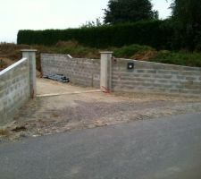 Mur soutènement. Entrée