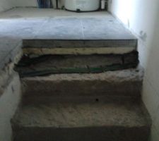 Et ben l&agrave; le carreleur il en a ch.. pour rattraper les b&ecirc;tises du ma&ccedil;ons