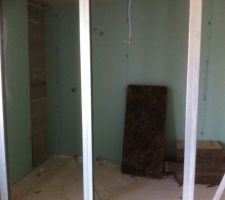 La salle de bain derrière les barreaux