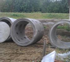 Livraison des éléments du puits de perte