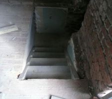 Escalier vers seconde chambre etage