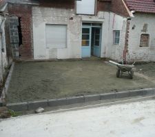 Sable de remblai apr&egrave;s maconnerie d'un parpaing de 10 pour faire la ceinture