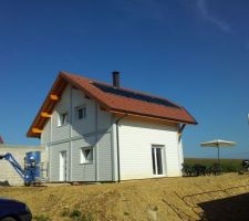 Panneaux solaire thermique en place grâce à l'aide de potes :)