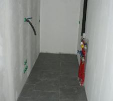 Cellier carrel&eacute; non joint&eacute;