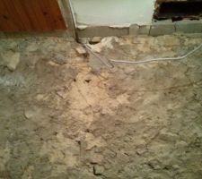 Ouverture dans mur pierre intérieur de 40cm (côté escalier) de 2m pour IPE .Poutrelles d'axe nord sud