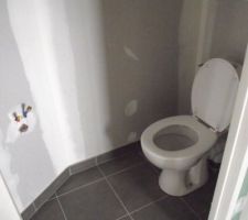 Nous installerons un lave-main dans les toilettes par la suite