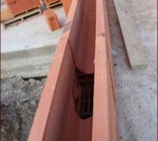 Sous les fen&ecirc;tres, on coulera du b&eacute;ton pour &eacute;viter les fissures dues au poids de la menuiserie...