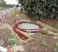 ERDF se fiche un peu du monde là ... Début des travaux sur la voie : juillet ... Le poste n'est tjrs pas en place :-(