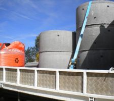 Buses et cailloux pour le puisard