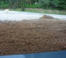 Après le 1er passage du tracteur, et une fois les cailloux enlevés...