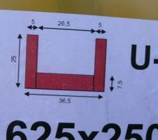 Bloc béton cellulaire U réalisé en 3 parties collées entres elles. Bizarre.
Pour le prix ça fait cher, du coup les prochains on les fait nous même ^^