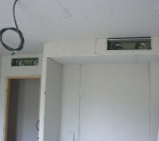 Chambre 1 plénums en place raccordés!