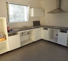 Début de pose de la cuisine le 30.09.2012