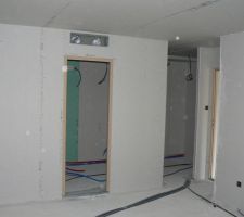 Notre chambre avec salle de bain et dressing, plénums en place