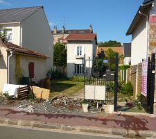 Le terrain avec notre maison de poup&eacute;e