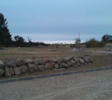 Mur de sout&egrave;nement c&ocirc;t&eacute; Est