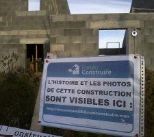 Panneau du forum. Affiché le 1er octobre