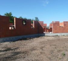 Des briques "au secours"