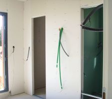 Suite parentale, porte dressing et salle d'eau