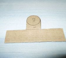 Mon astuce perso pour réaliser les saignées suffisantes pour les conduites EC EF entourées de leurs fourreaux. La profondeur est déduite de celle des coudes soudés aux tubes à laquelle je retranche l'épaisseur de colle et de la faïence, soit 27mm au final.