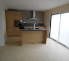 Cuisine posée !! et Peinture terminée pour la partie cuisine, salon/séjour