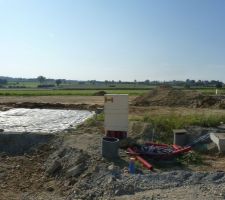 Entr&eacute;e am&eacute;nag&eacute;e par le lotisseur.