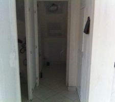 Cuisine vers toilette